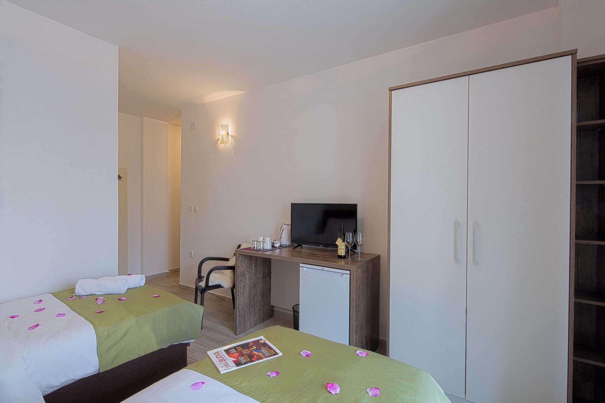 Le Marc Guest House 부드바 외부 사진